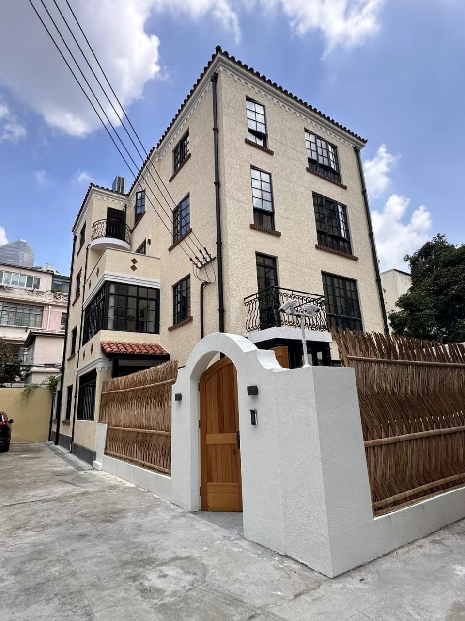 長(zhǎng)樂(lè)路獨(dú)棟洋房,四面臨空,內(nèi)部已安裝電梯,巨富長(zhǎng)核心區(qū)域位置